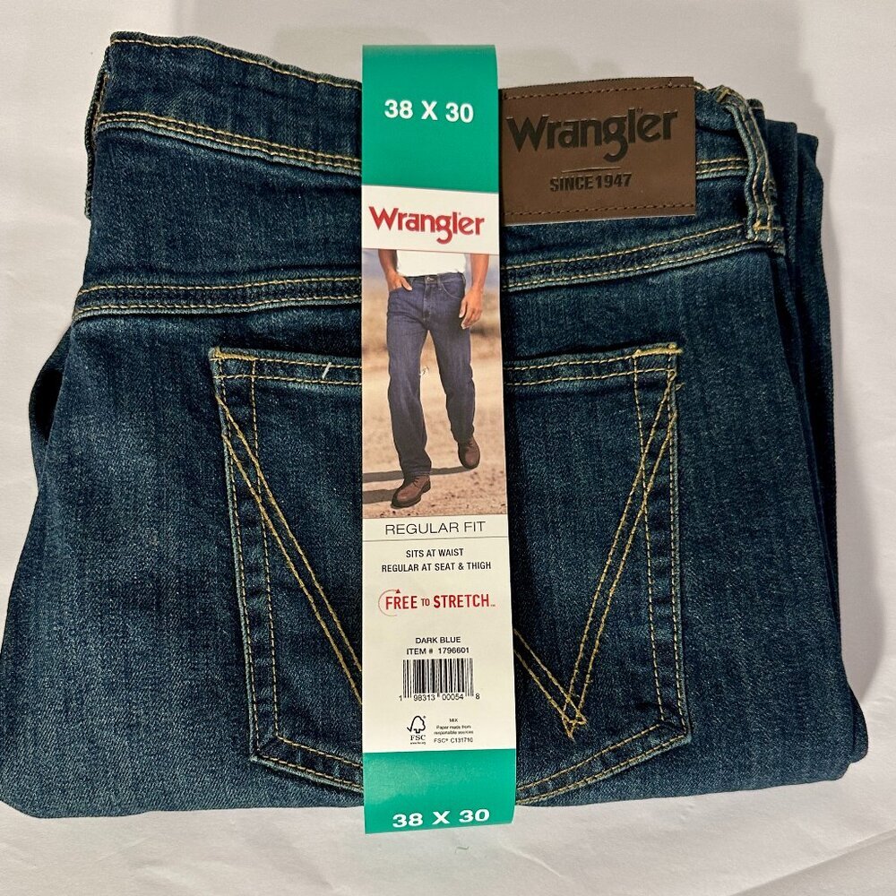 Wrangler Men's Jeans Size 38X30 Dark Blue Free To Stretch Regular Fit Casual NEW